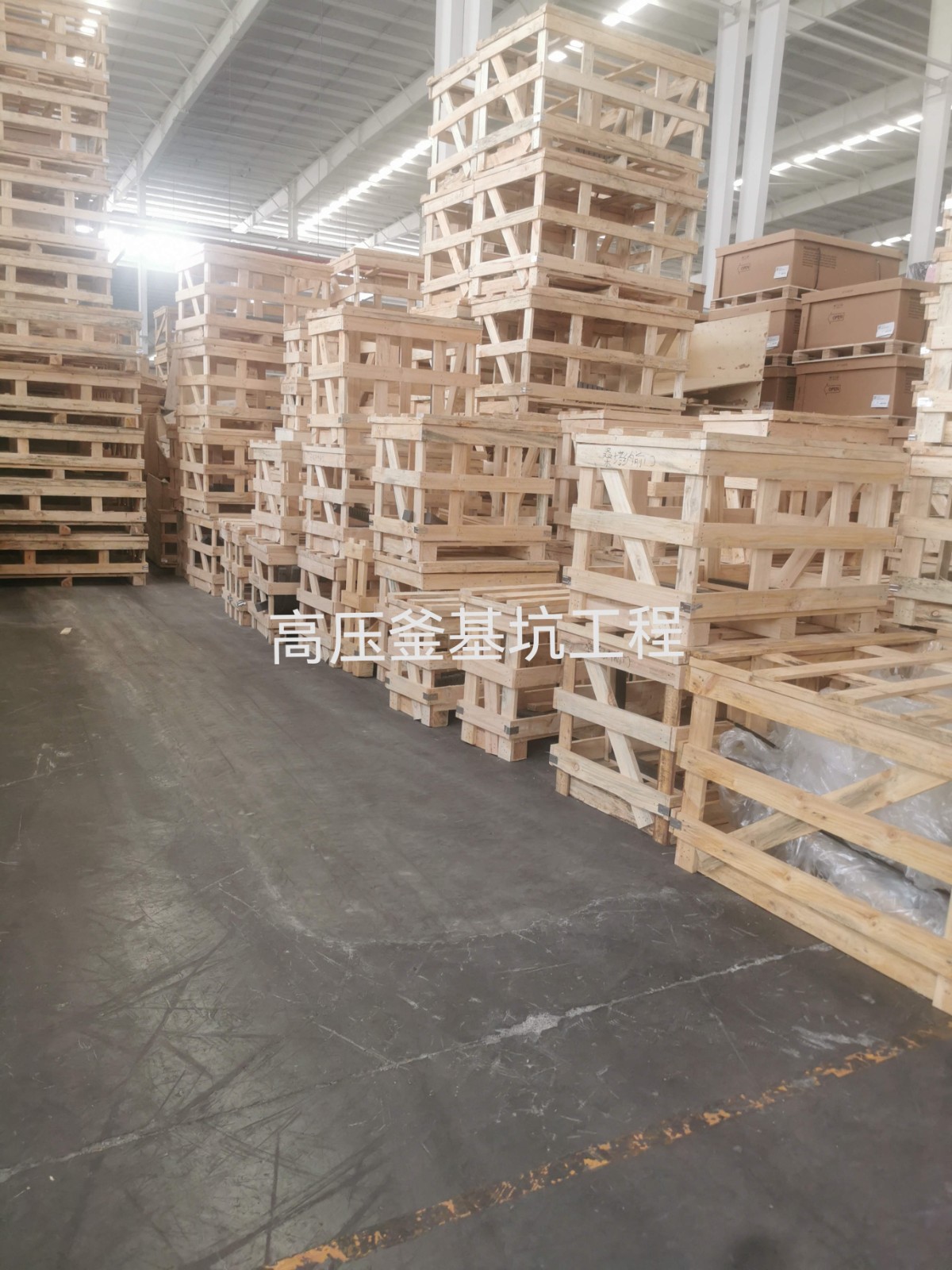 易順建工集團有限公司總經理李晉恒到蘇州視察福耀玻璃基建項目