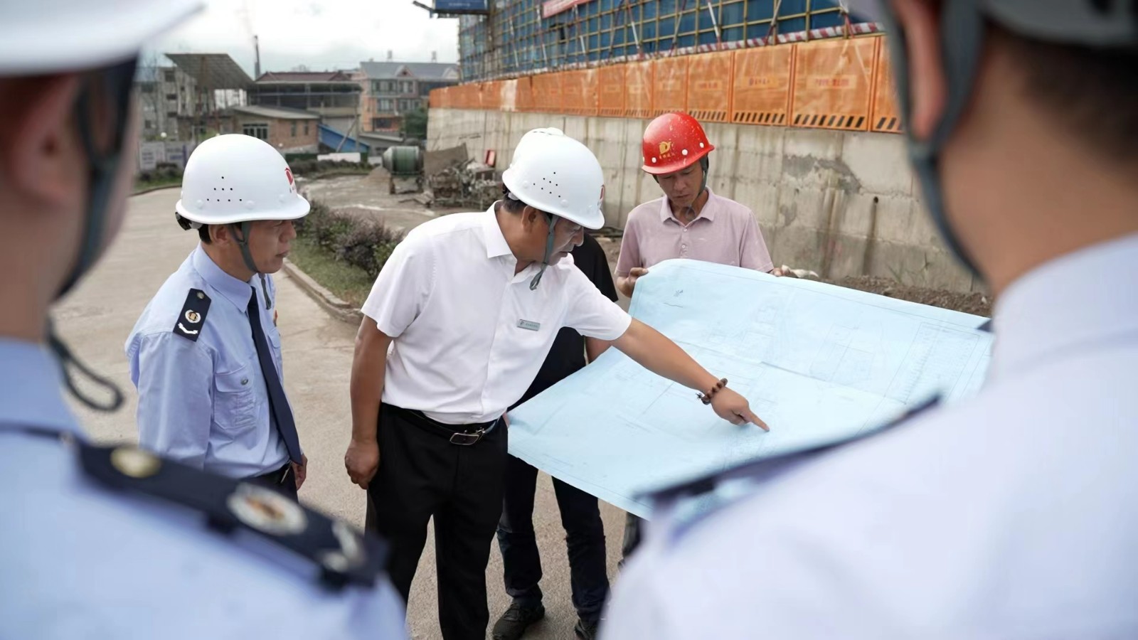 松溪縣稅務局嵌入“項目管家”服務，為易順建工集團重點項目提供稅收服務